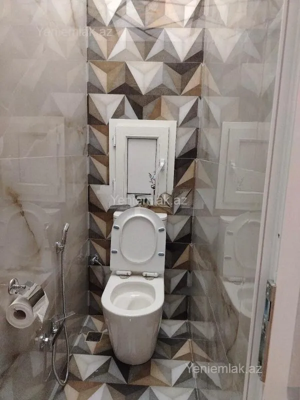 Satılır 2 otaqlı köhnə tikili 65 m²