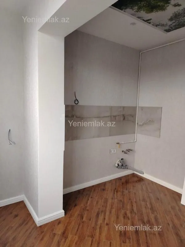 Satılır 2 otaqlı köhnə tikili 65 m²