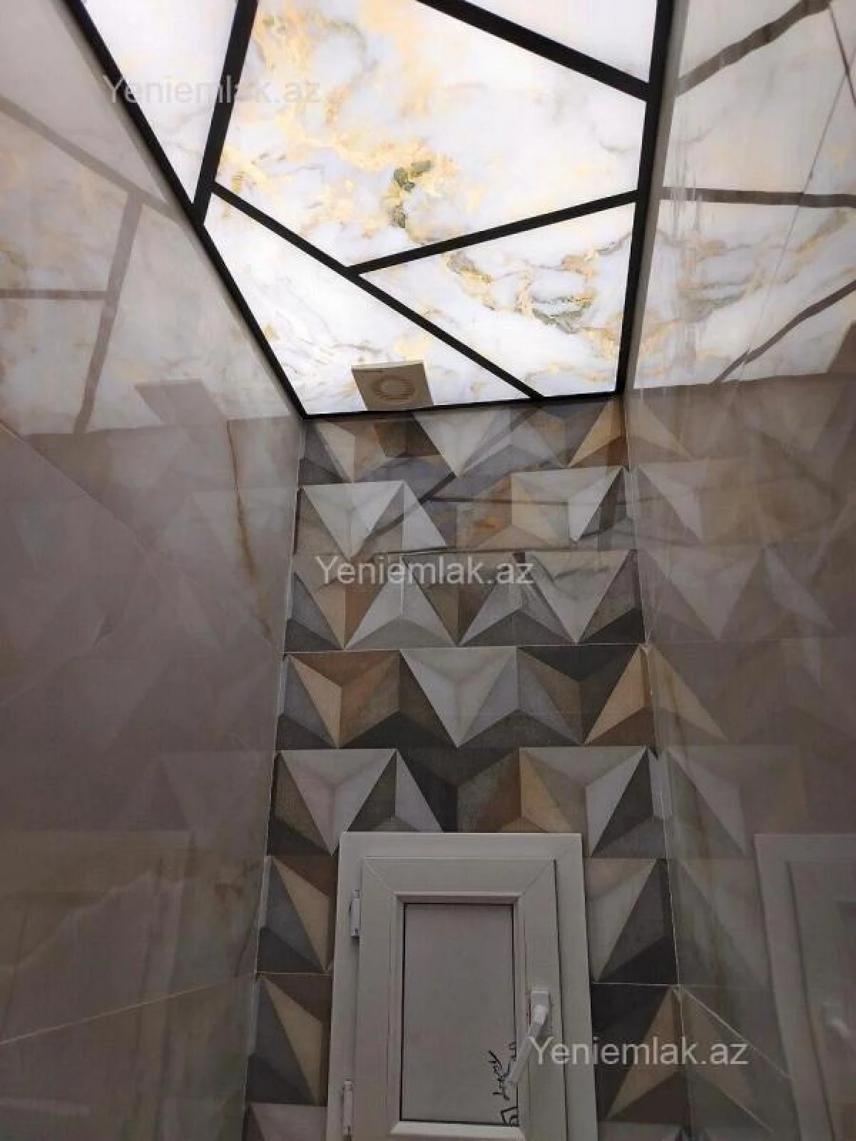 Satılır 2 otaqlı köhnə tikili 65 m²