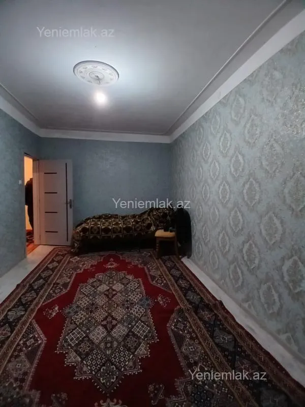 Satılır 2 otaqlı köhnə tikili 55 m²