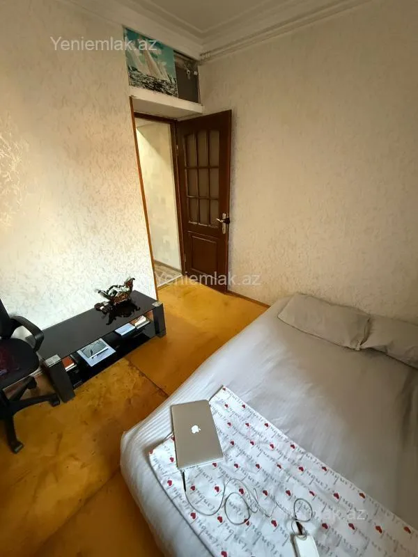 Satılır 2 otaqlı köhnə tikili 30 m²