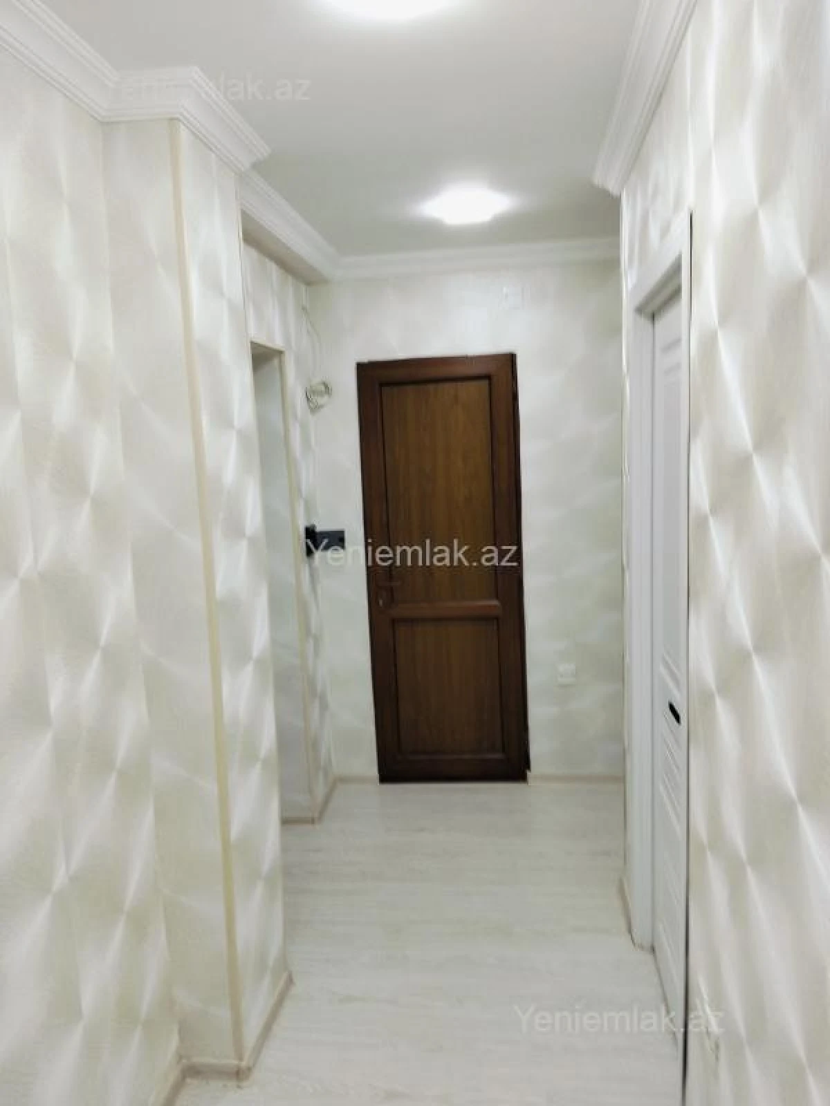 Satılır 2 otaqlı yeni tikili 70 m²