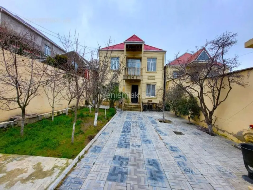 Satılır 7 otaqlı həyət evi 220 m²