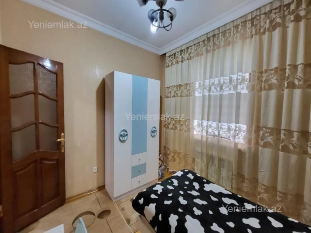 Satılır 7 otaqlı həyət evi 220 m²