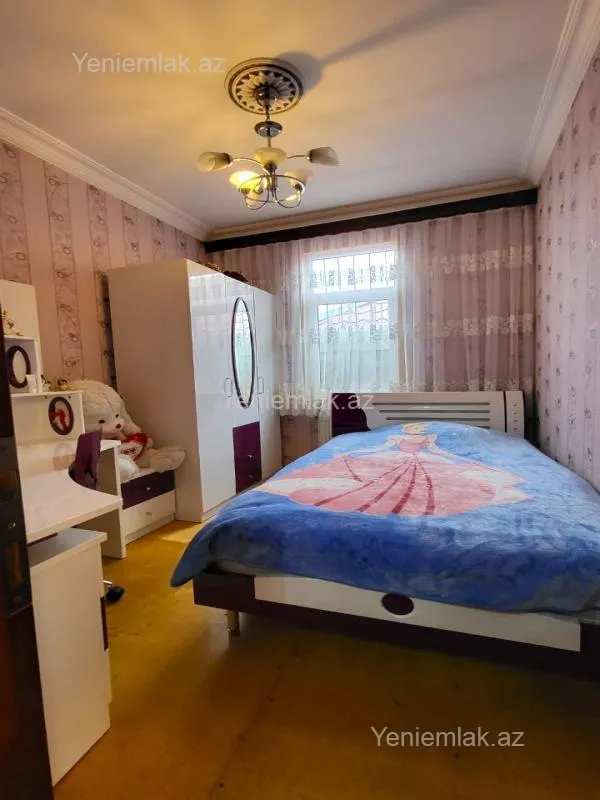 Satılır 7 otaqlı həyət evi 220 m²