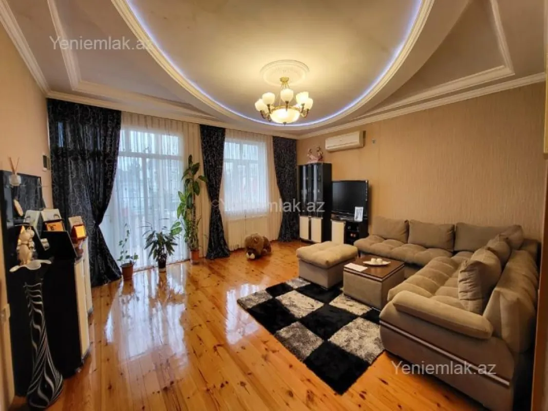 Satılır 7 otaqlı həyət evi 220 m²