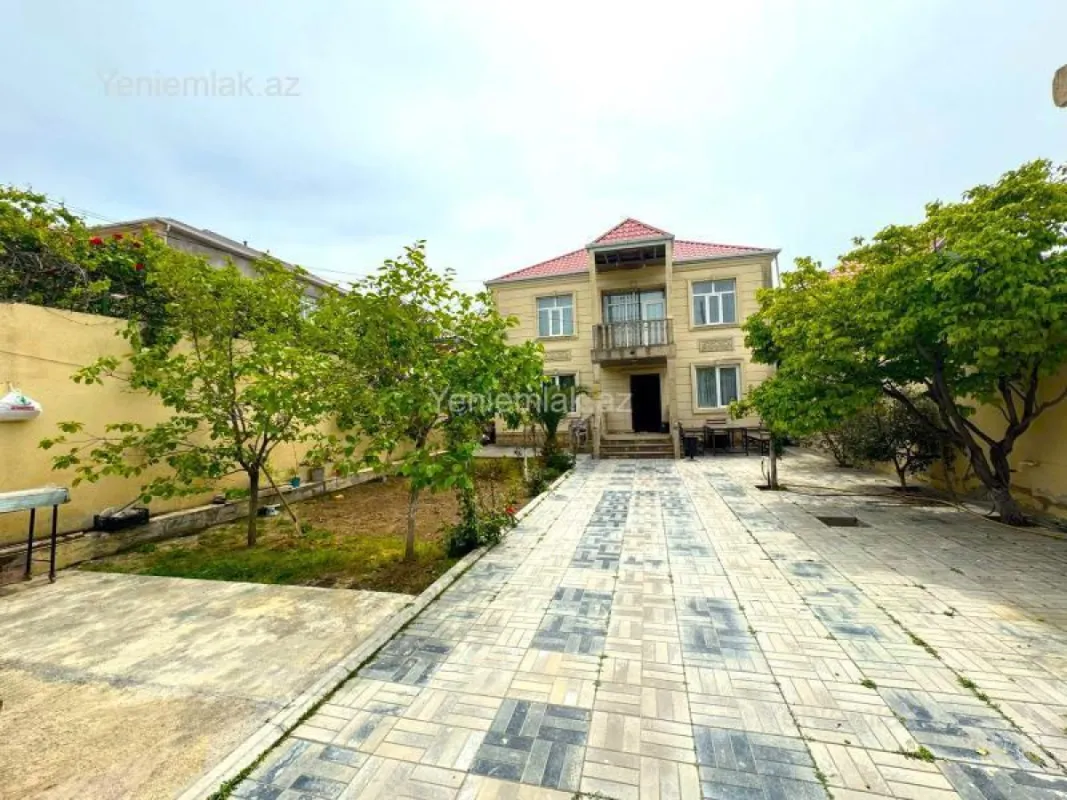 Satılır 7 otaqlı həyət evi 220 m²