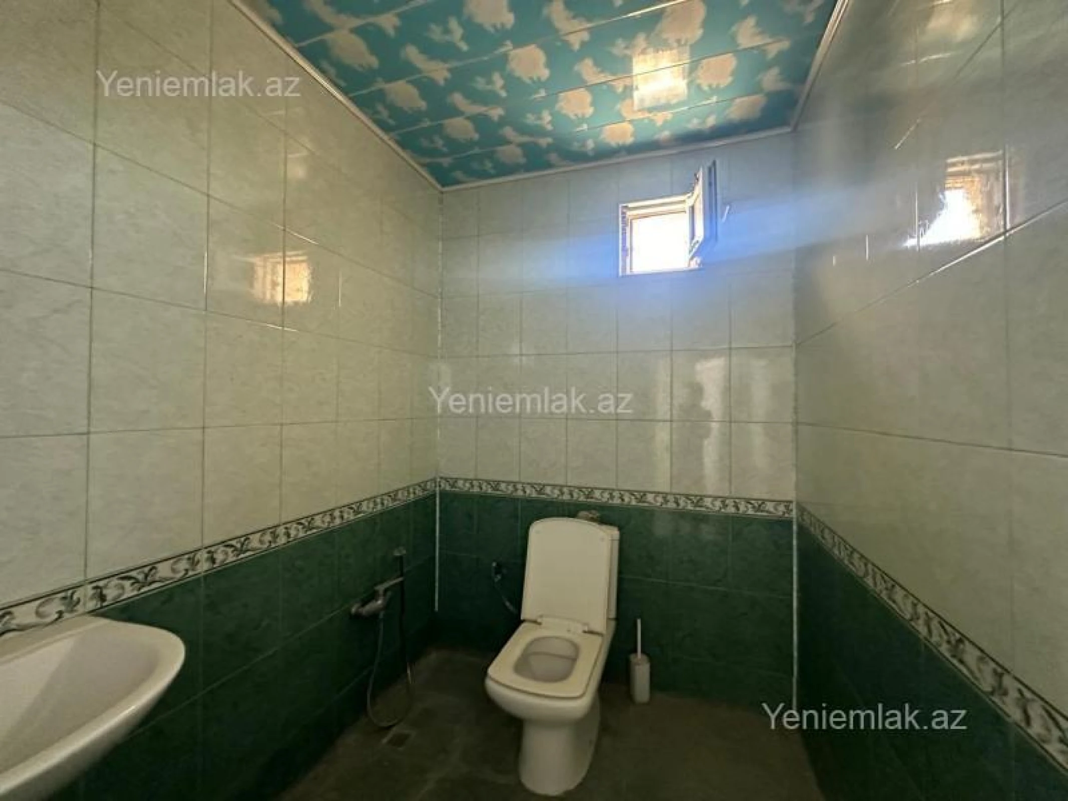 Satılır 6 otaqlı həyət evi 235 m²