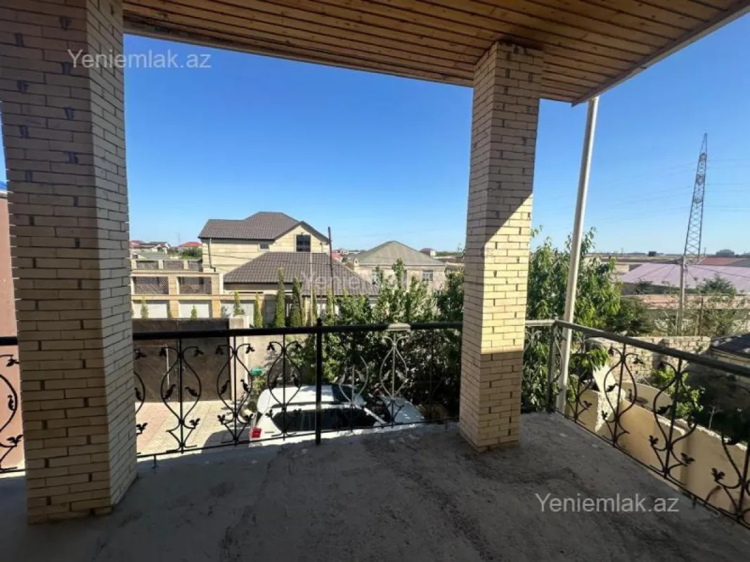 Satılır 6 otaqlı həyət evi 235 m²