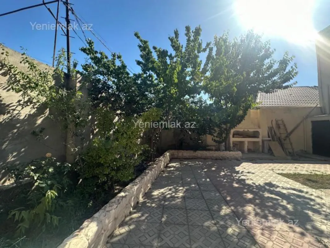 Satılır 6 otaqlı həyət evi 235 m²