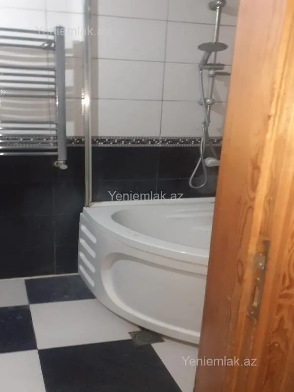 Satılır 3 otaqlı köhnə tikili 72 m²
