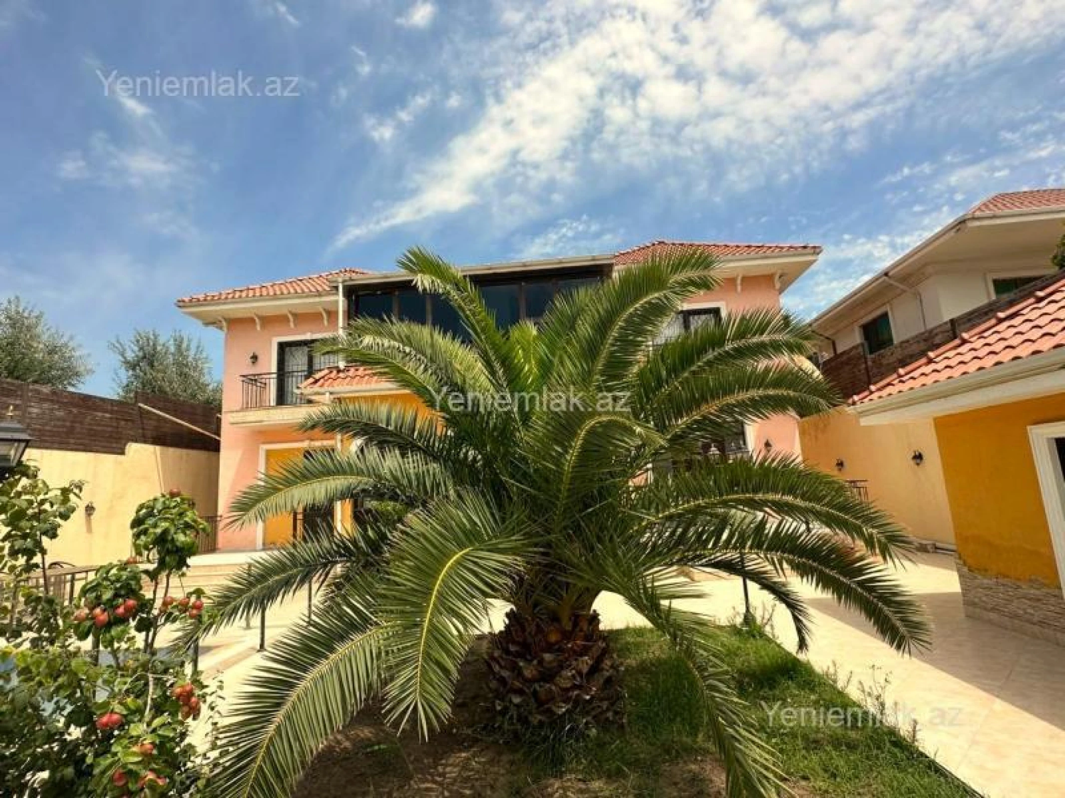 Satılır 7 otaqlı həyət evi 500 m²