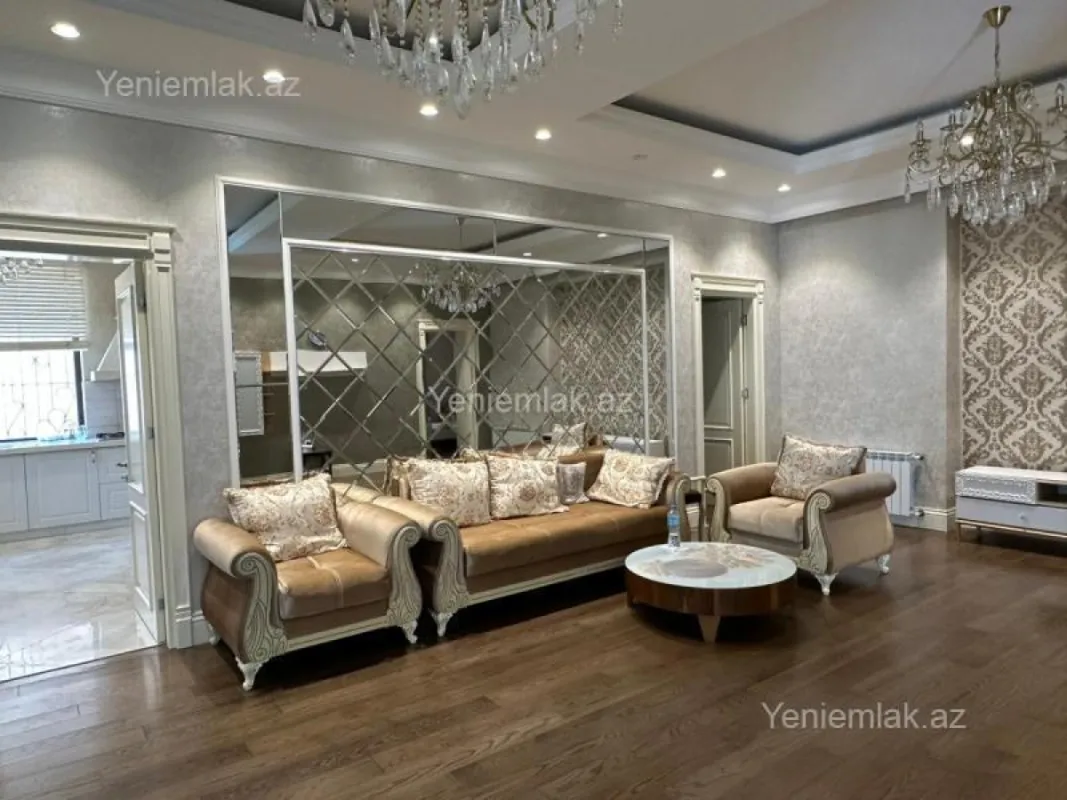 Satılır 7 otaqlı həyət evi 500 m²