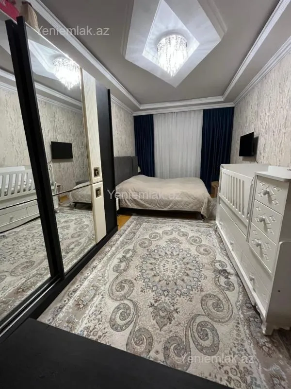 Satılır 5 otaqlı köhnə tikili 120 m²