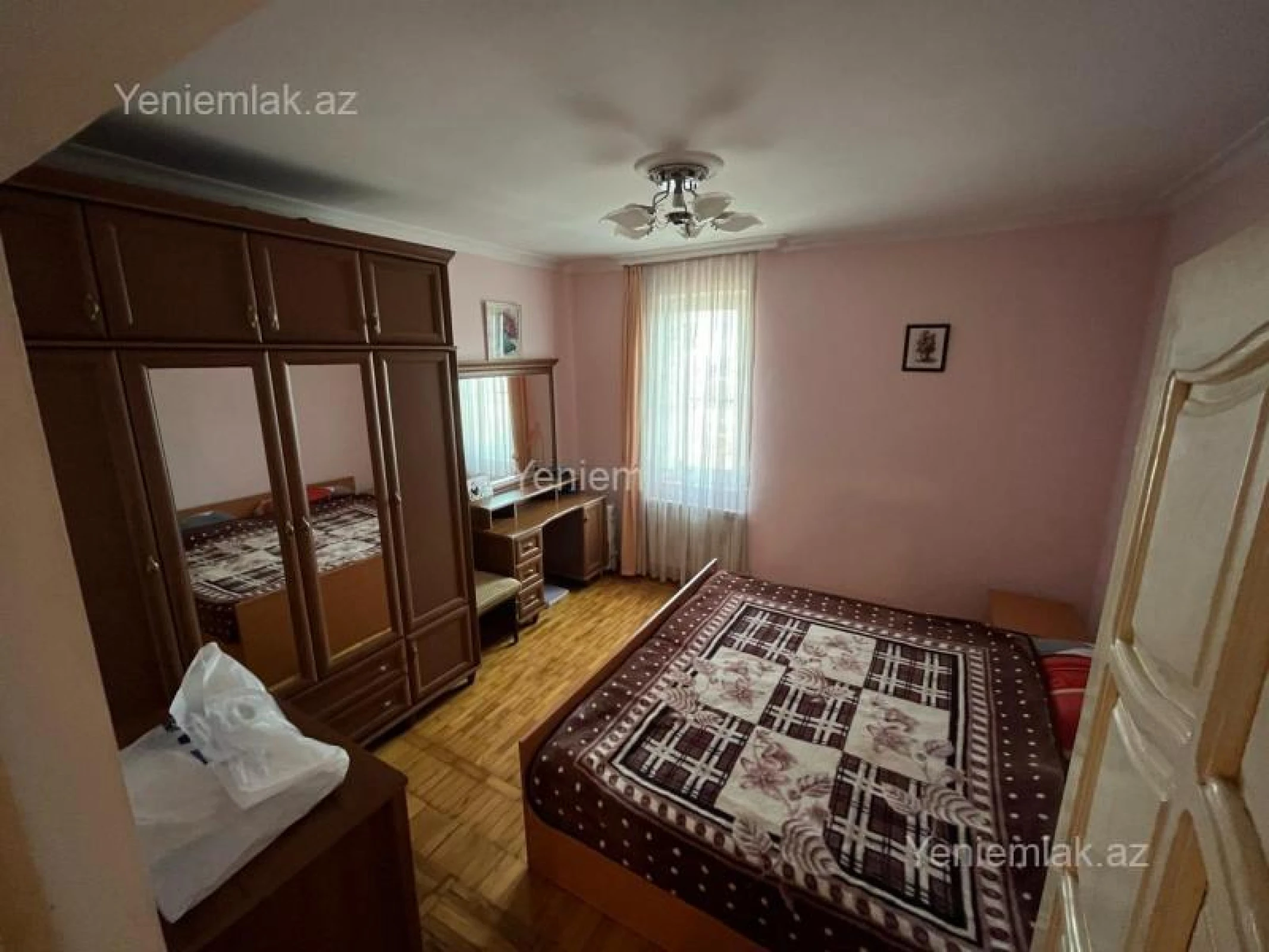 Satılır 3 otaqlı köhnə tikili 86 m²