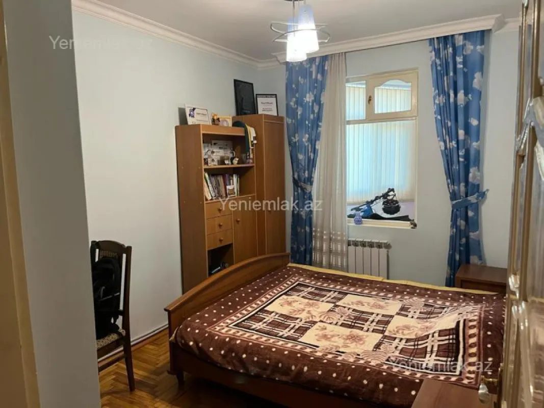 Satılır 3 otaqlı köhnə tikili 86 m²