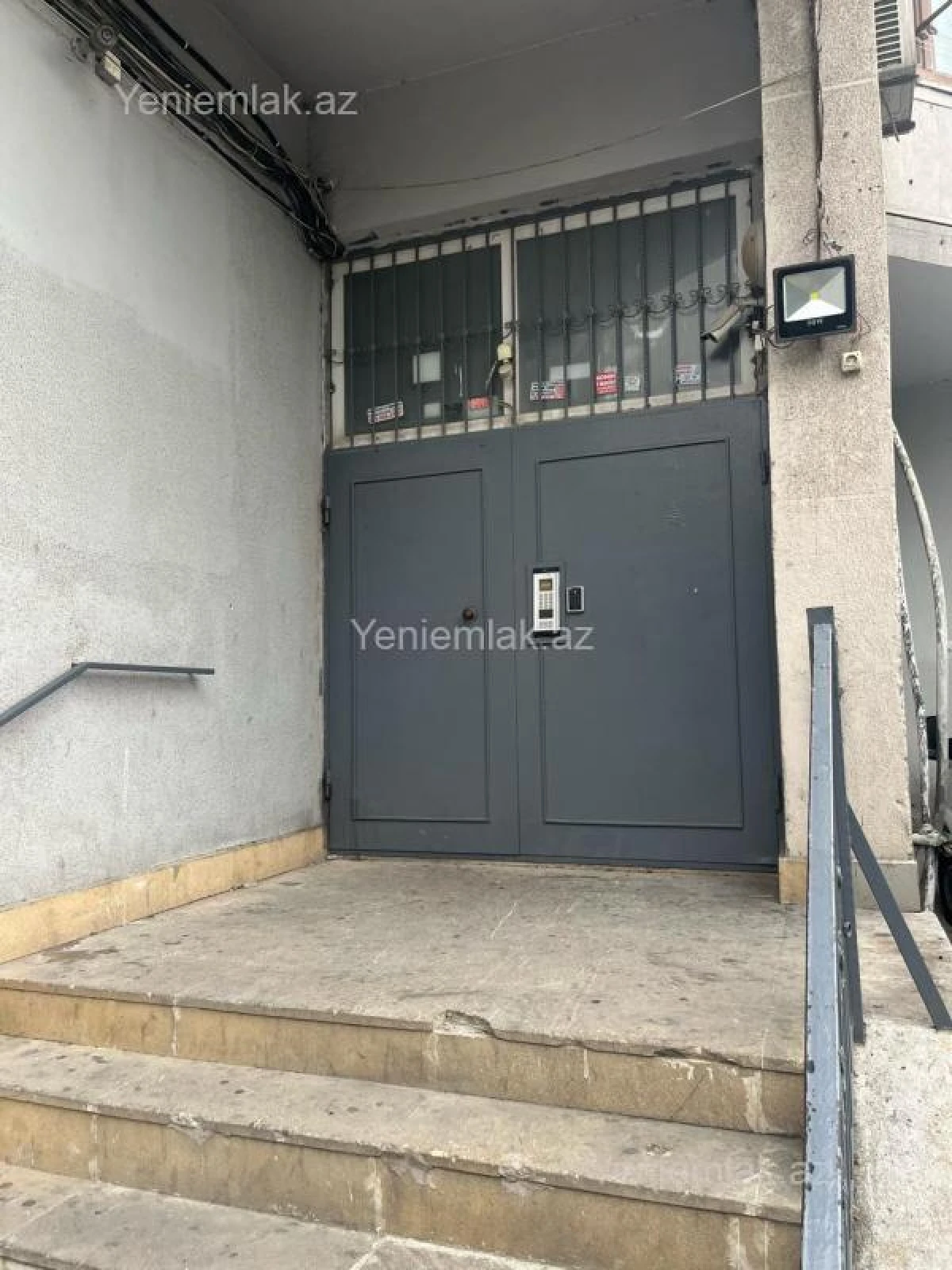 Satılır 3 otaqlı köhnə tikili 86 m²