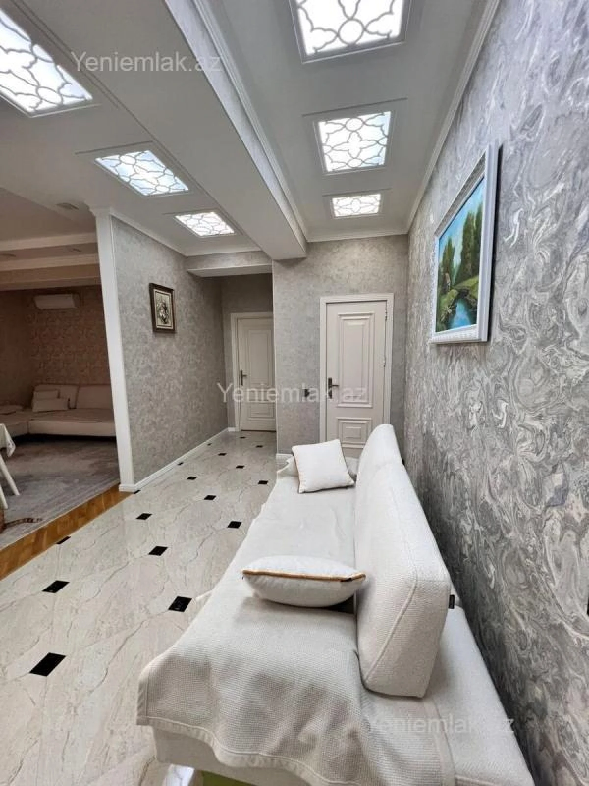 Satılır 2 otaqlı yeni tikili 100 m²