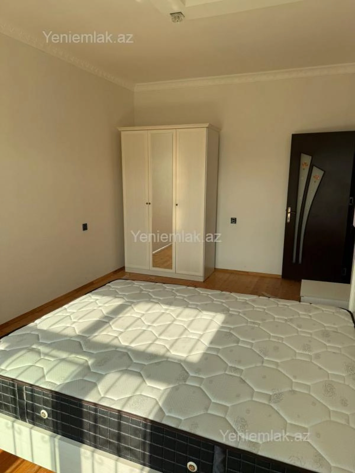 Satılır 4 otaqlı həyət evi 180 m²