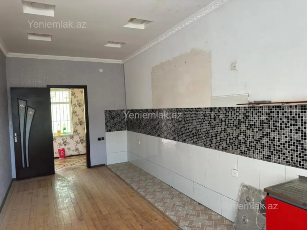 Satılır 4 otaqlı həyət evi 180 m²