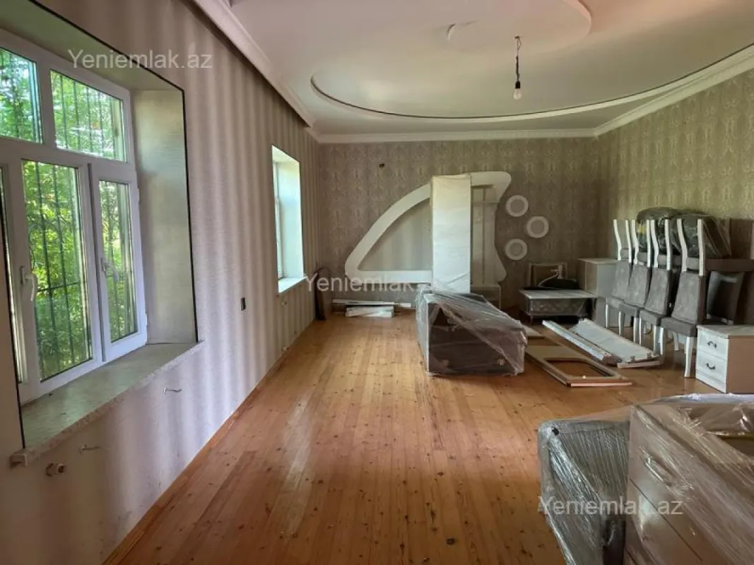 Satılır 4 otaqlı həyət evi 180 m²