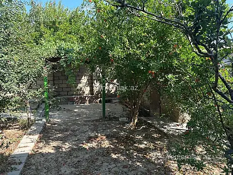 Satılır 4 otaqlı həyət evi 180 m²