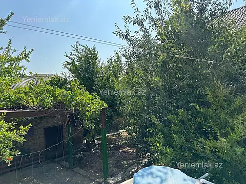 Satılır 4 otaqlı həyət evi 180 m²