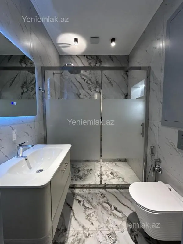 Satılır 3 otaqlı yeni tikili 120 m²