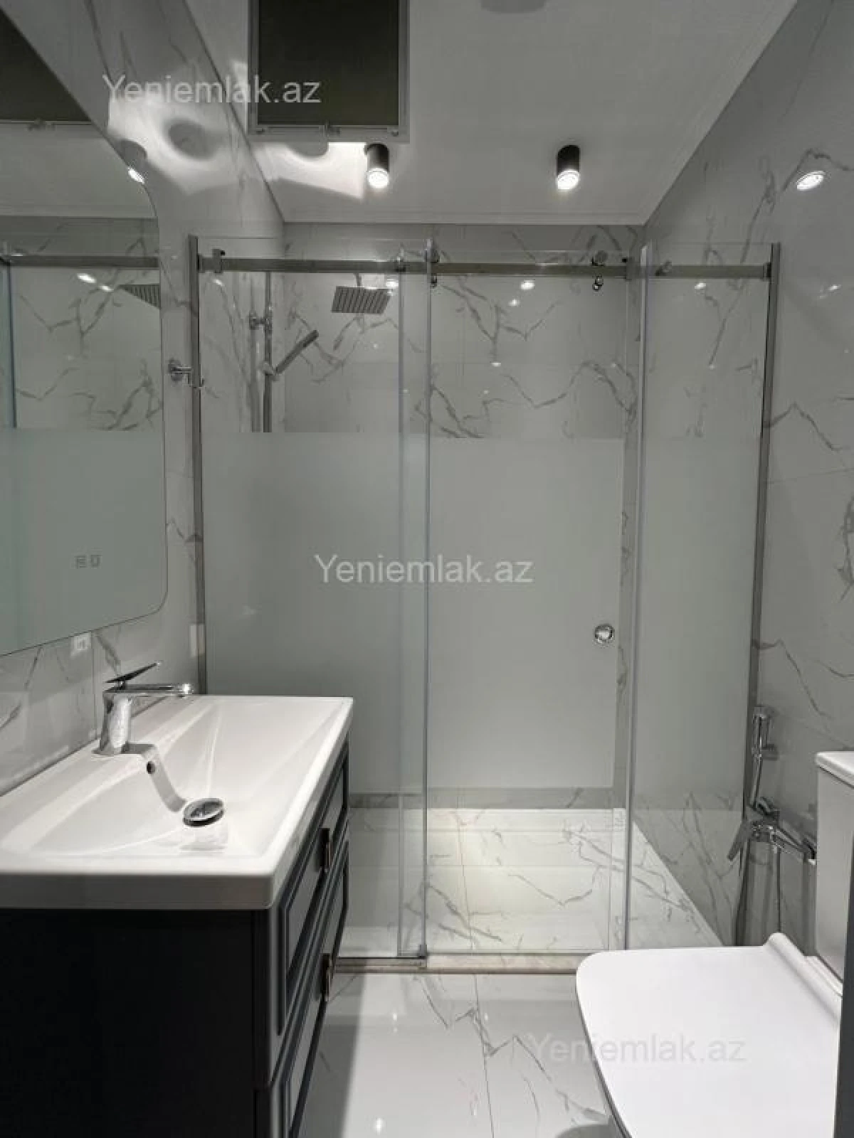 Satılır 3 otaqlı yeni tikili 120 m²