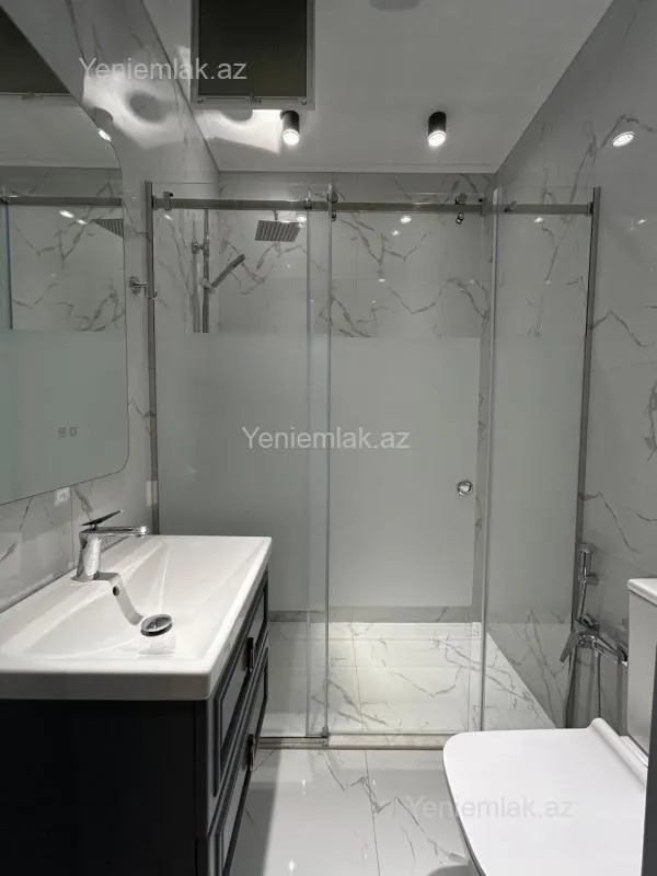 Satılır 3 otaqlı yeni tikili 120 m²