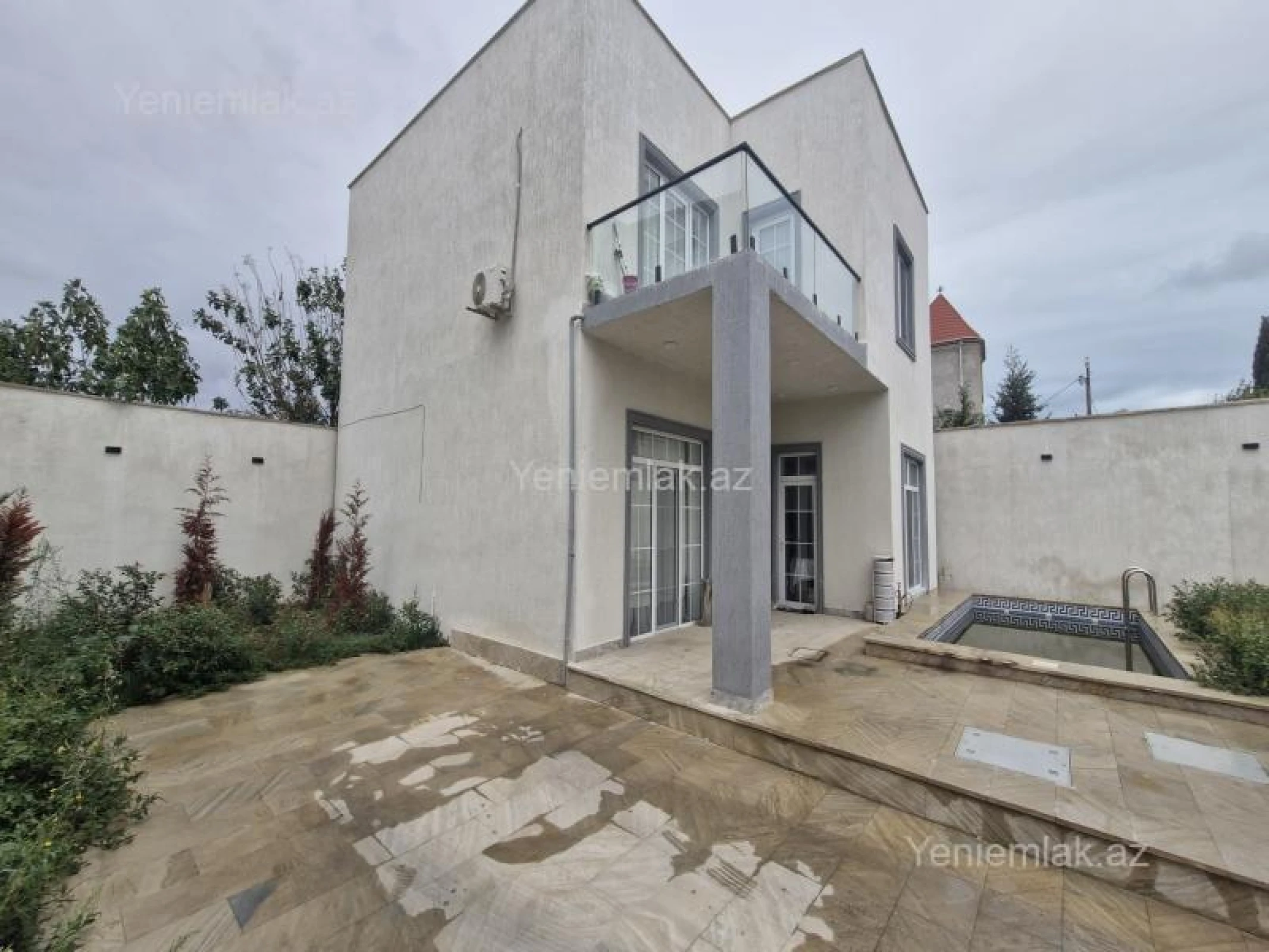Satılır 5 otaqlı həyət evi 150 m²