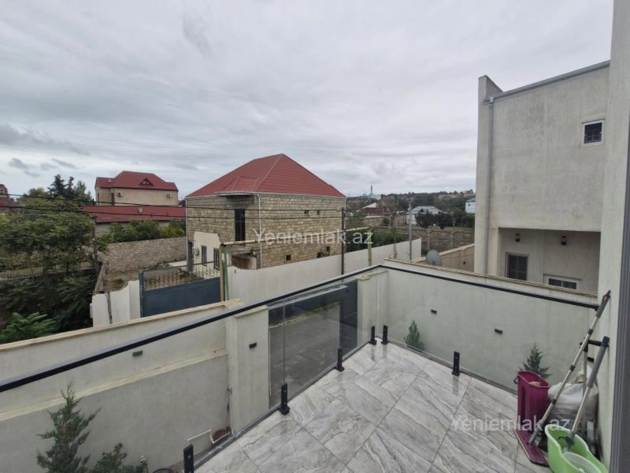 Satılır 5 otaqlı həyət evi 150 m²