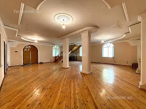 Satılır 6 otaqlı həyət evi 750 m²