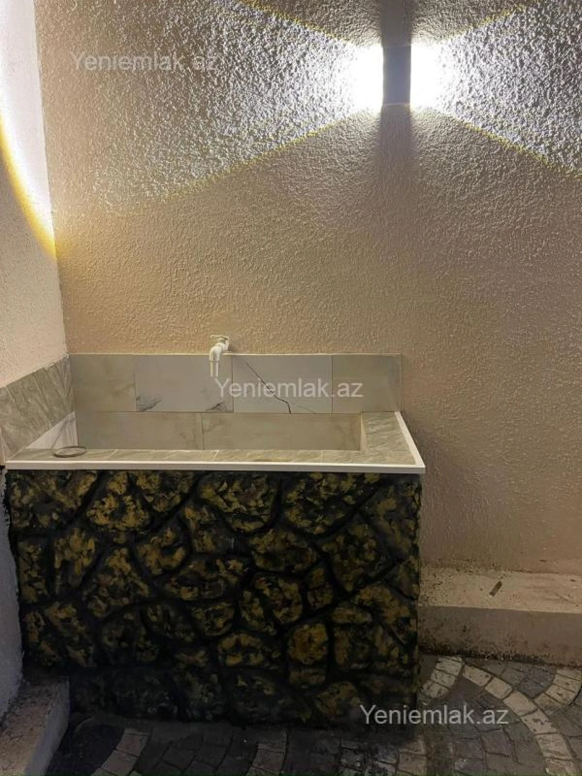 Satılır 6 otaqlı həyət evi 230 m²