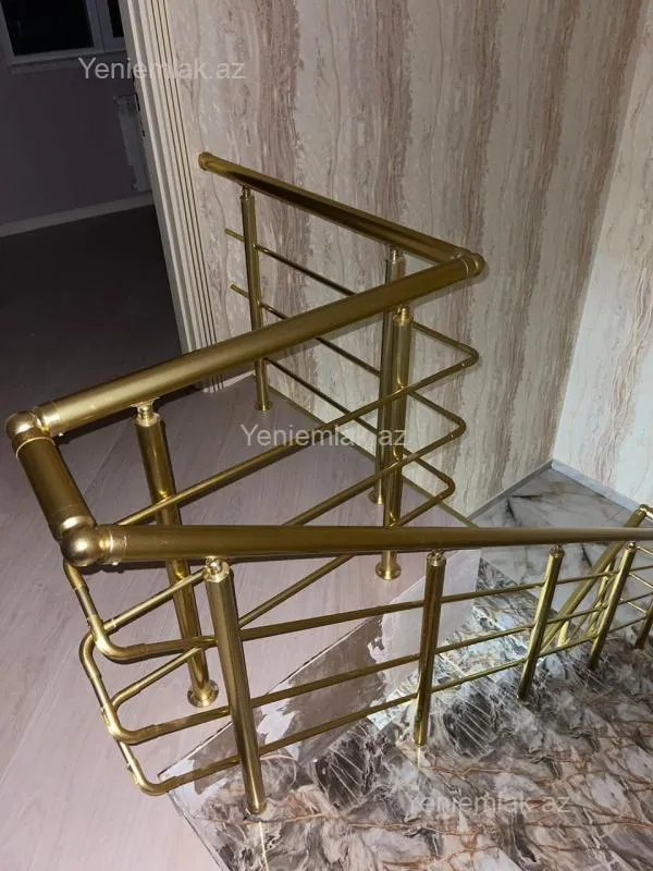 Satılır 6 otaqlı həyət evi 230 m²