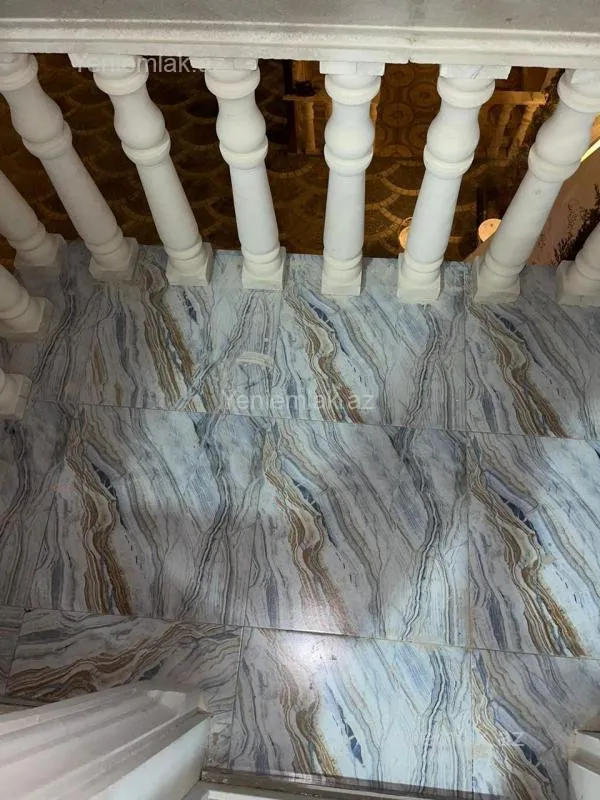 Satılır 6 otaqlı həyət evi 230 m²