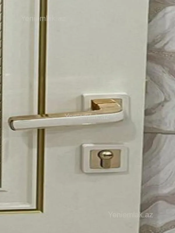 Satılır 6 otaqlı həyət evi 230 m²