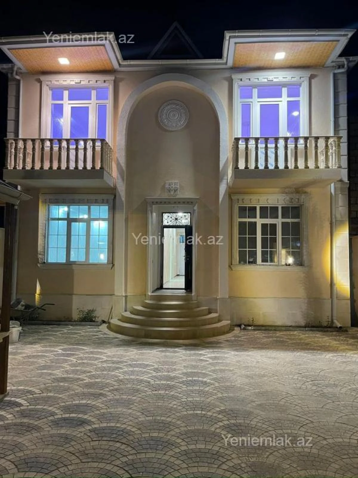 Satılır 6 otaqlı həyət evi 230 m²