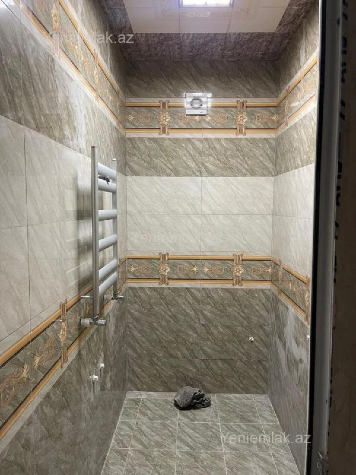 Satılır 6 otaqlı həyət evi 230 m²