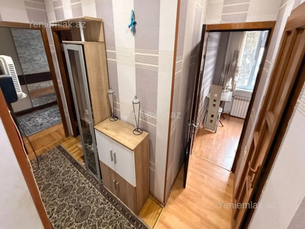 Satılır 4 otaqlı köhnə tikili 90 m²