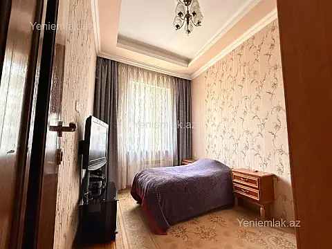 Satılır 4 otaqlı köhnə tikili 90 m²