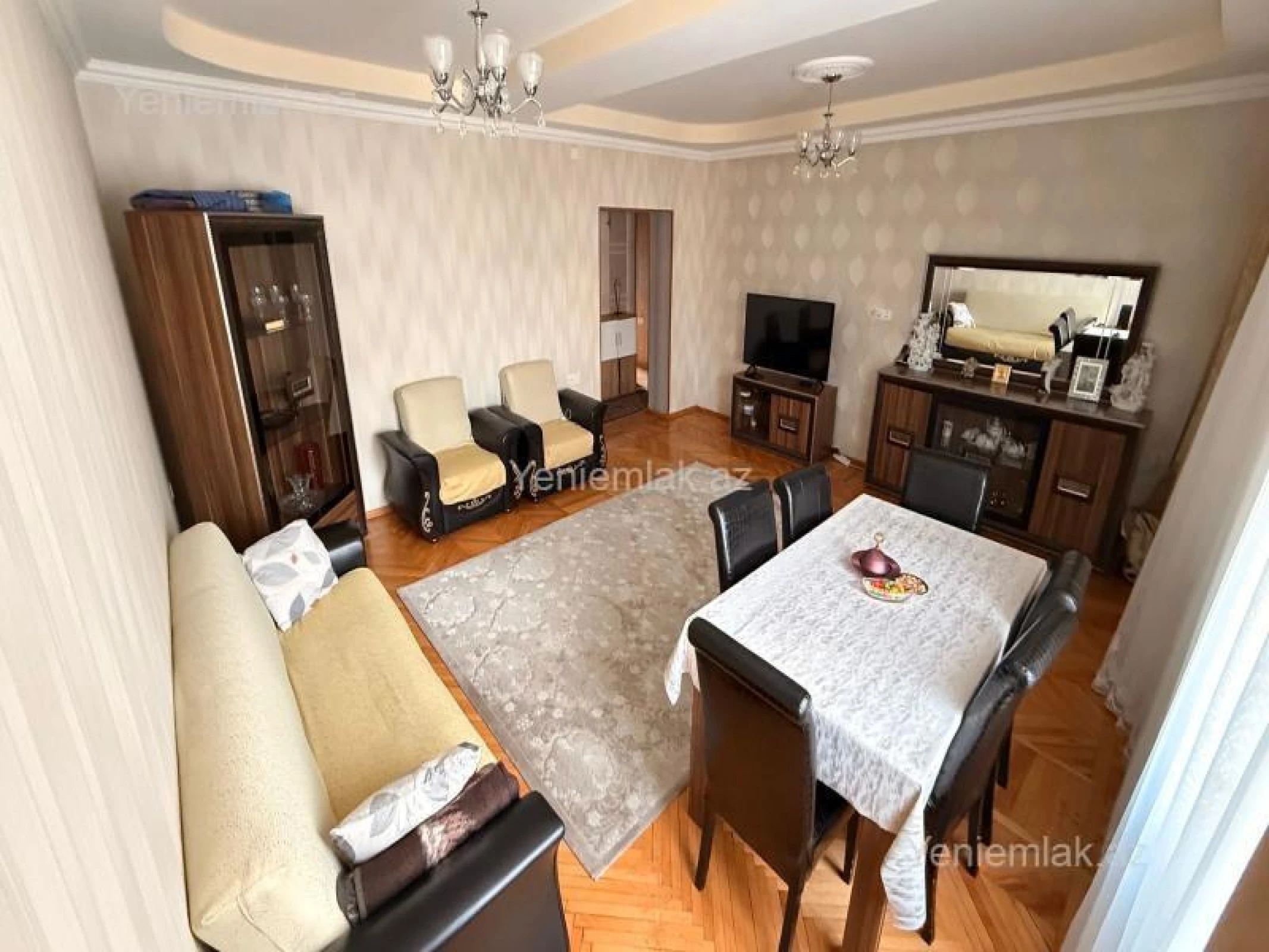 Satılır 4 otaqlı köhnə tikili 90 m²