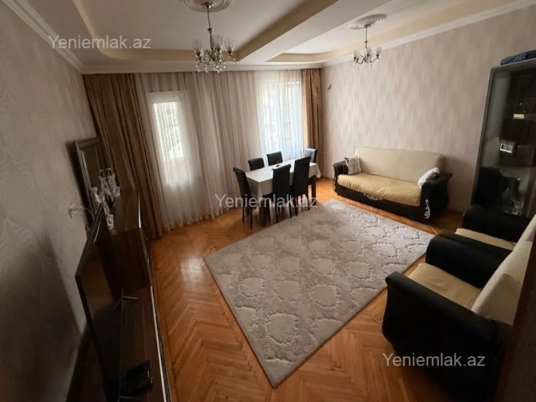 Satılır 4 otaqlı köhnə tikili 90 m²