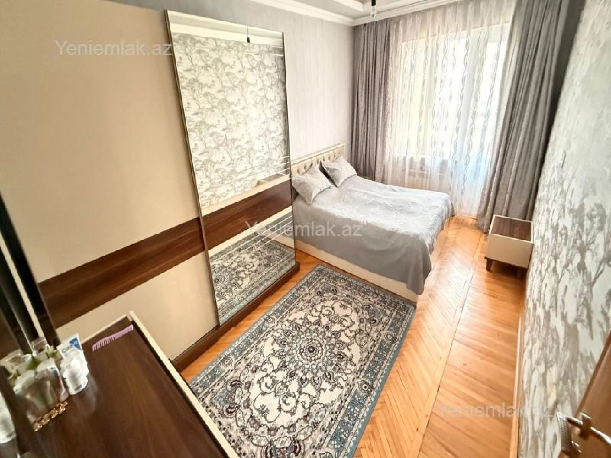 Satılır 4 otaqlı köhnə tikili 90 m²