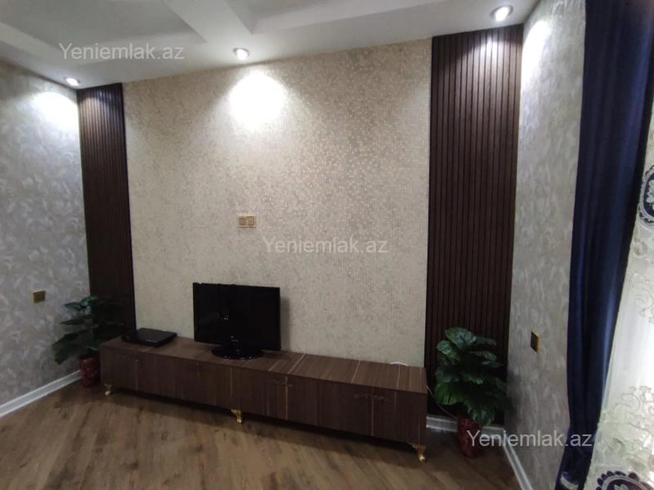 Satılır 6 otaqlı həyət evi 270 m²