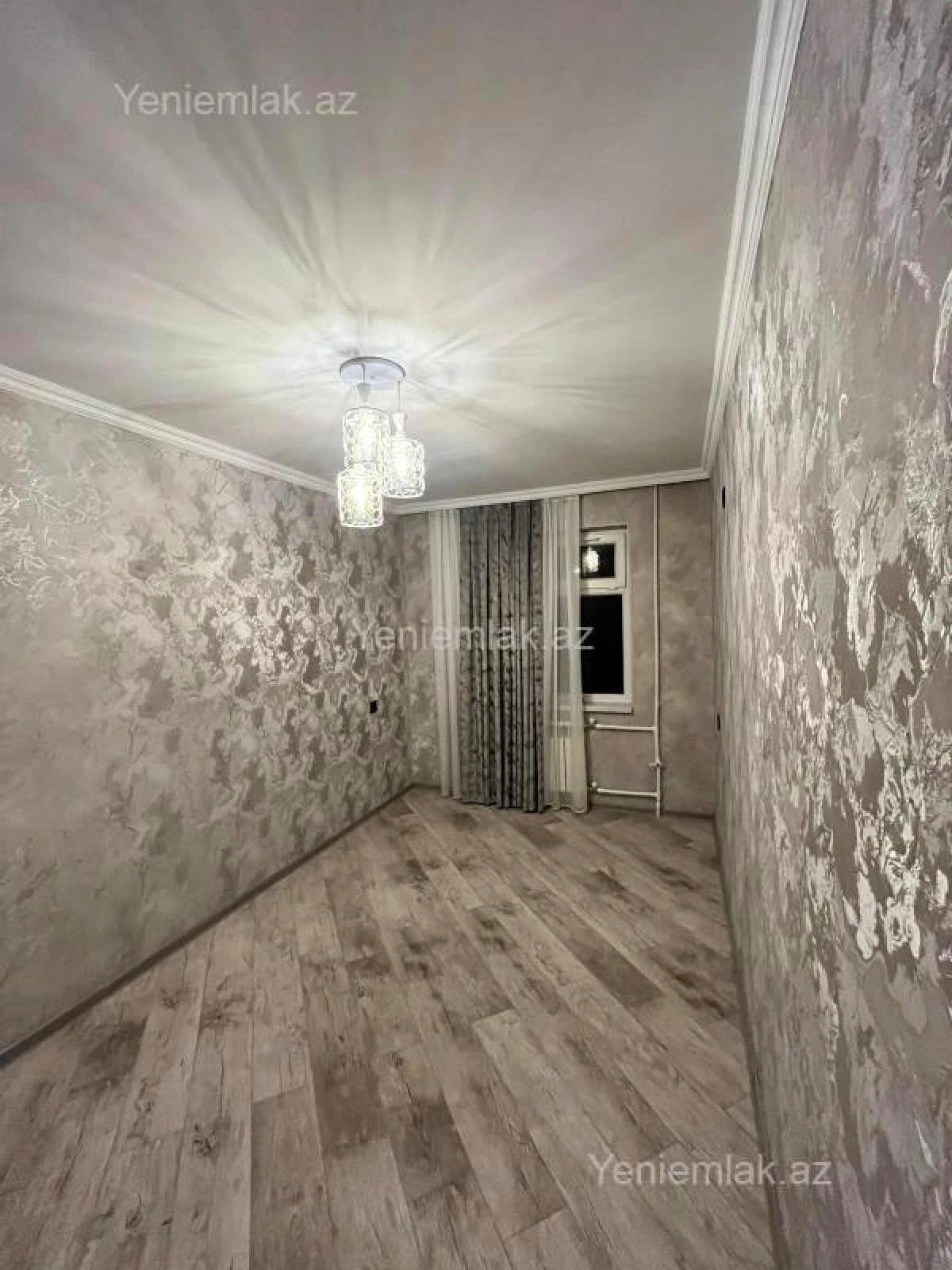 Satılır 2 otaqlı köhnə tikili 60 m²