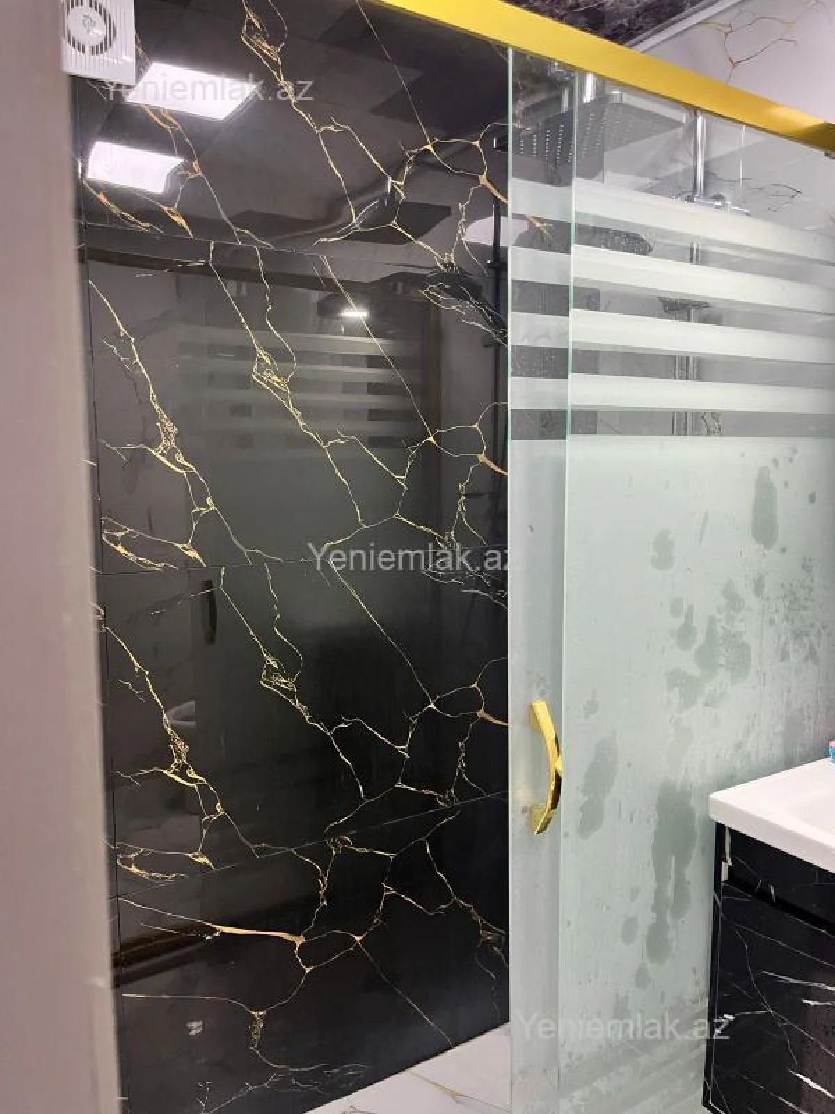 Satılır 2 otaqlı köhnə tikili 60 m²