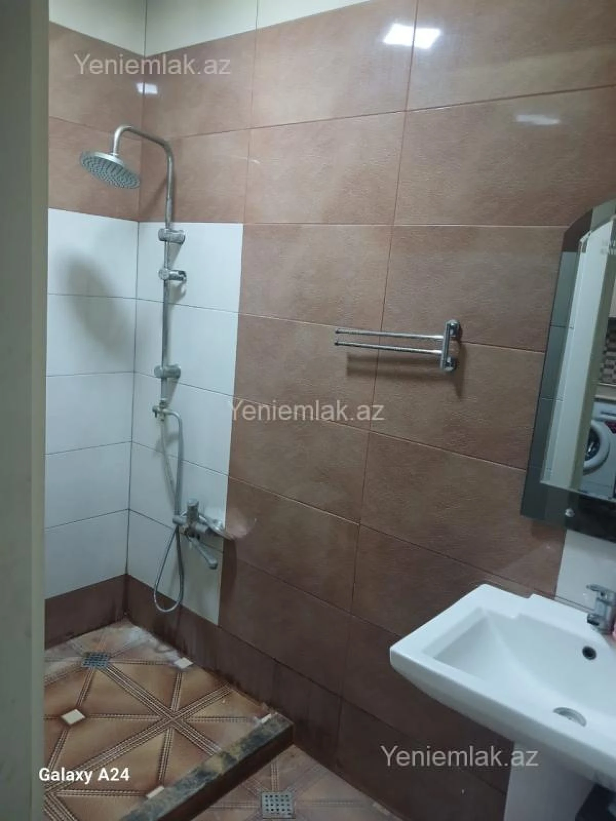 Satılır 3 otaqlı yeni tikili 70 m²