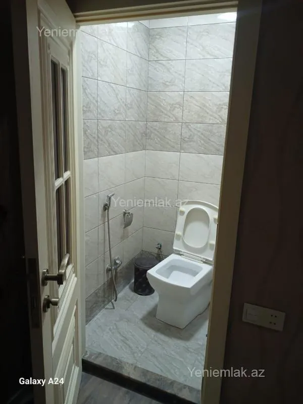 Satılır 3 otaqlı yeni tikili 70 m²