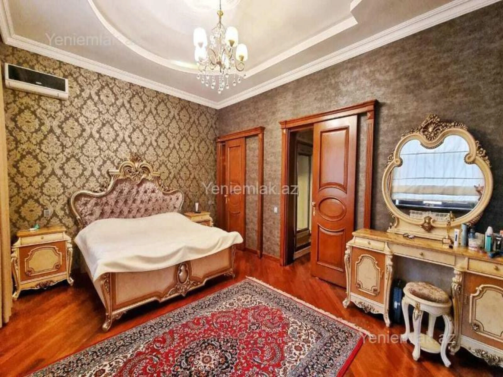 Satılır 7 otaqlı həyət evi 480 m²